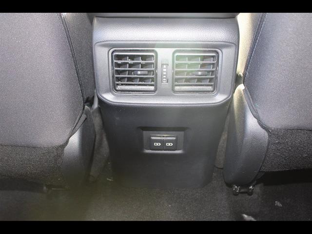 2024 Toyota RAV4 XLE - Photo 31