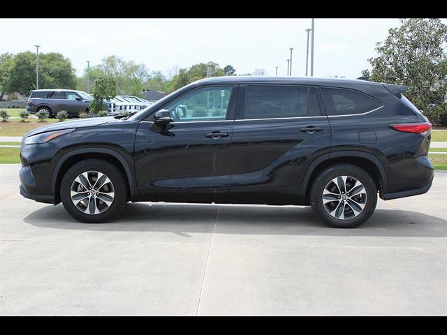 2022 Toyota Highlander XLE - Photo 7