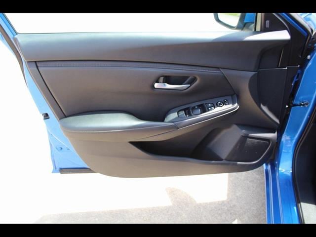 2023 Nissan Sentra SV - Photo 11