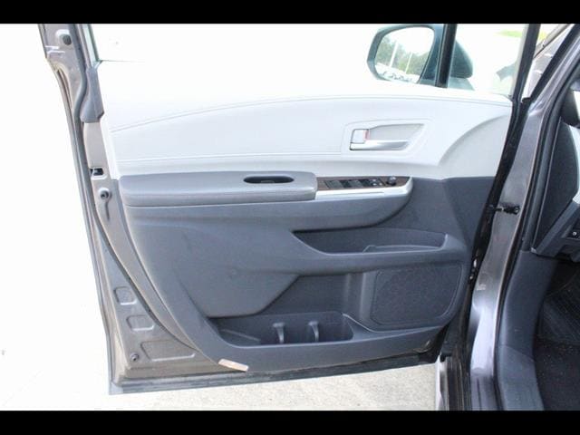 2023 Toyota Sienna XLE - Photo 11