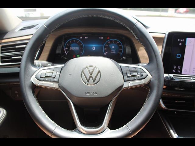 2024 Volkswagen Atlas SE w/Tech - Photo 7
