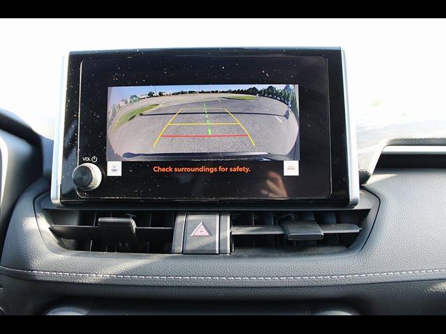 2024 Toyota RAV4 XLE - Photo 32