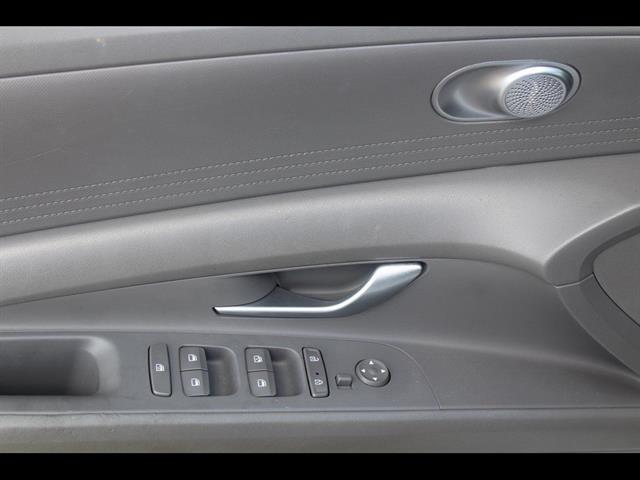 2023 Hyundai Elantra SEL - Photo 14