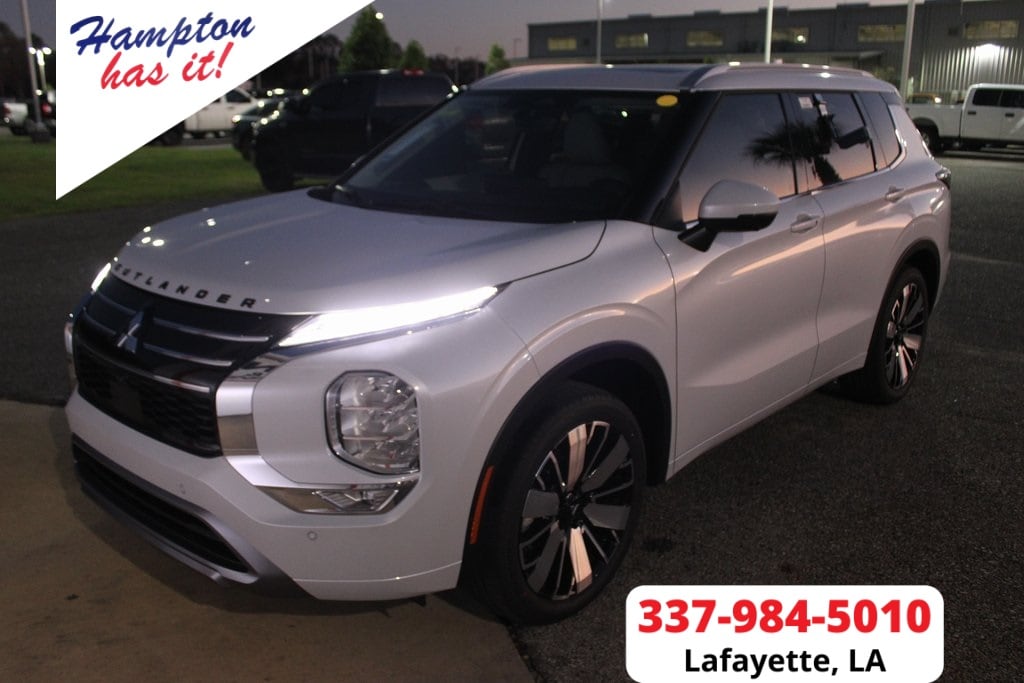 2026 Mitsubishi Outlander SEL's photo