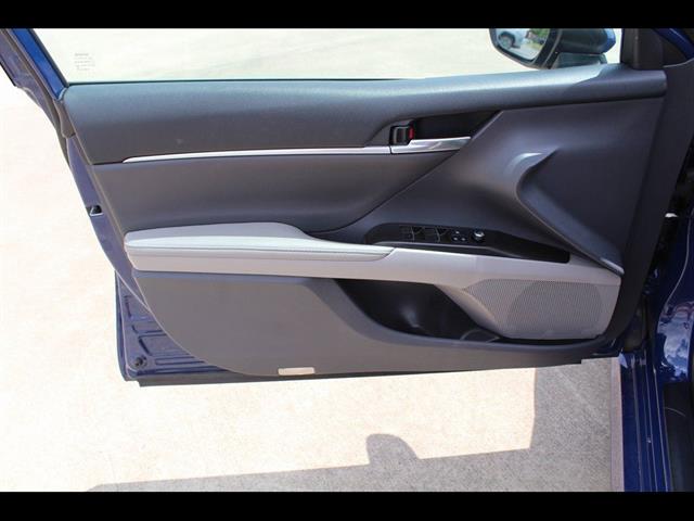 2023 Toyota Camry XLE - Photo 8