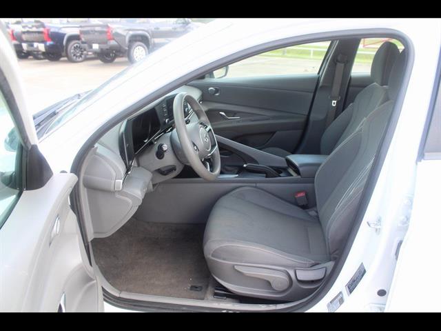 2023 Hyundai Elantra SEL - Photo 15
