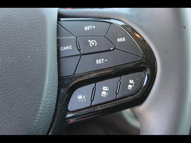 2023 Jeep Cherokee Altitude Lux - Photo 19