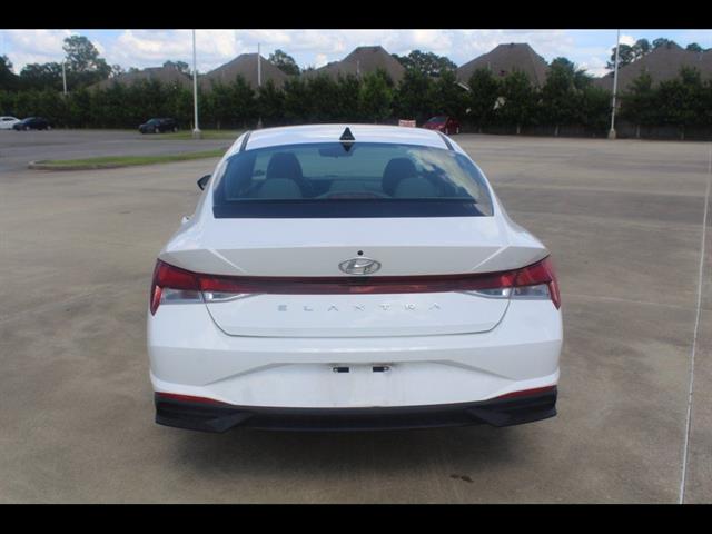 2023 Hyundai Elantra SEL - Photo 7