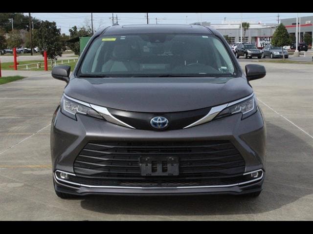 2023 Toyota Sienna XLE - Photo 10