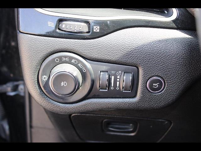 2023 Jeep Cherokee Altitude Lux - Photo 17