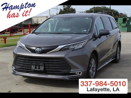 2023 Toyota Sienna XLE Van Passenger Van