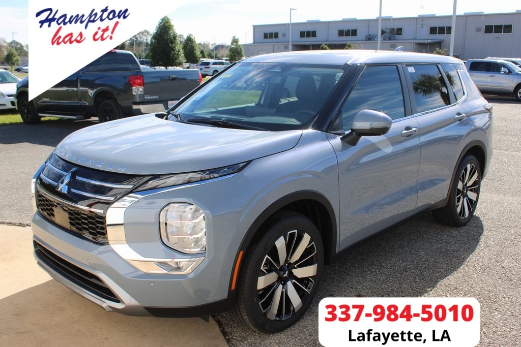 2026 Mitsubishi Outlander SE's photo