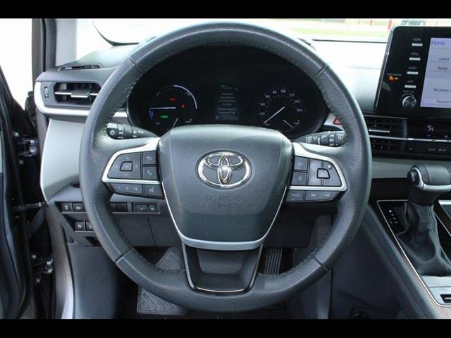 2023 Toyota Sienna XLE - Photo 14