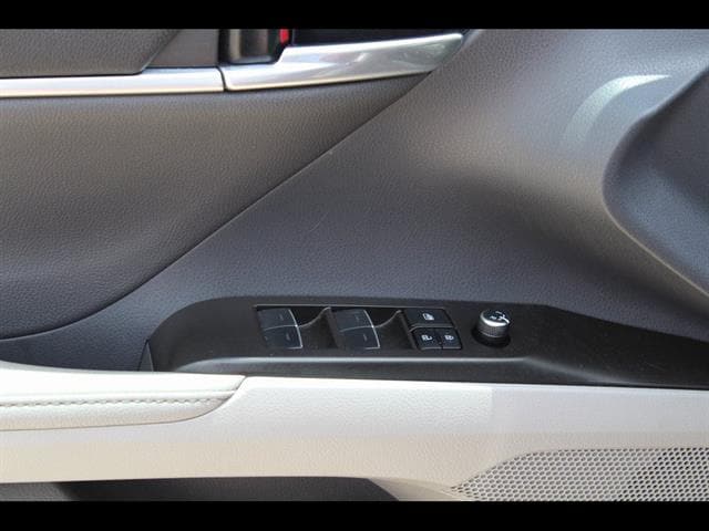 2023 Toyota Camry XLE - Photo 9