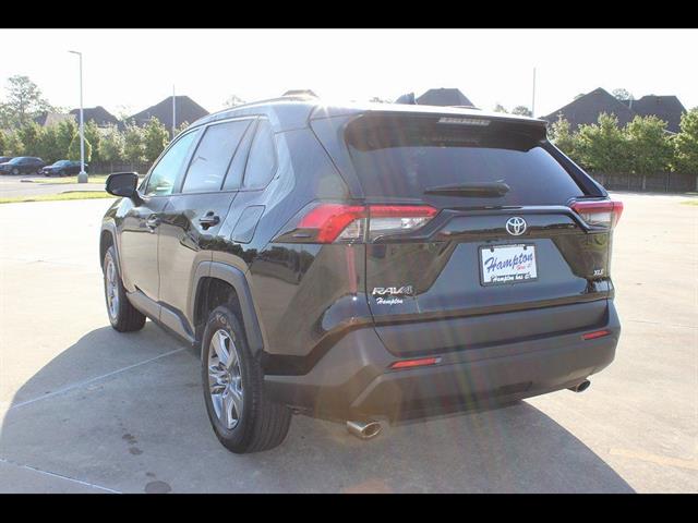 2024 Toyota RAV4 XLE - Photo 9
