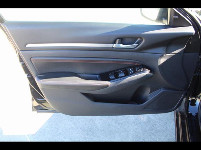 2023 Nissan Altima SR - Photo 12