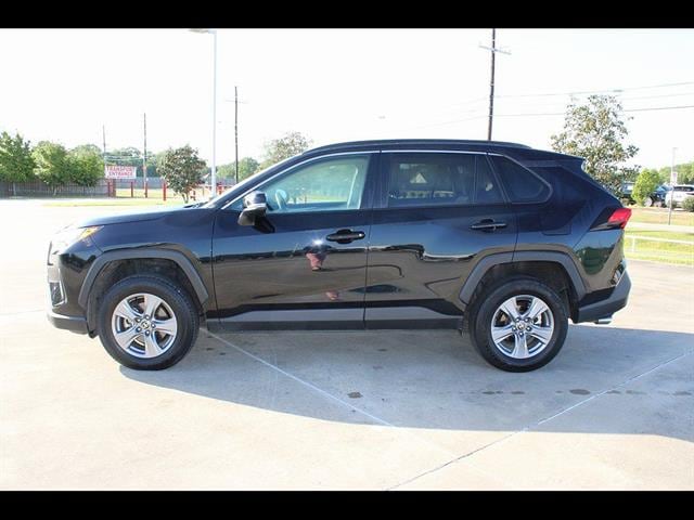 2024 Toyota RAV4 XLE - Photo 10