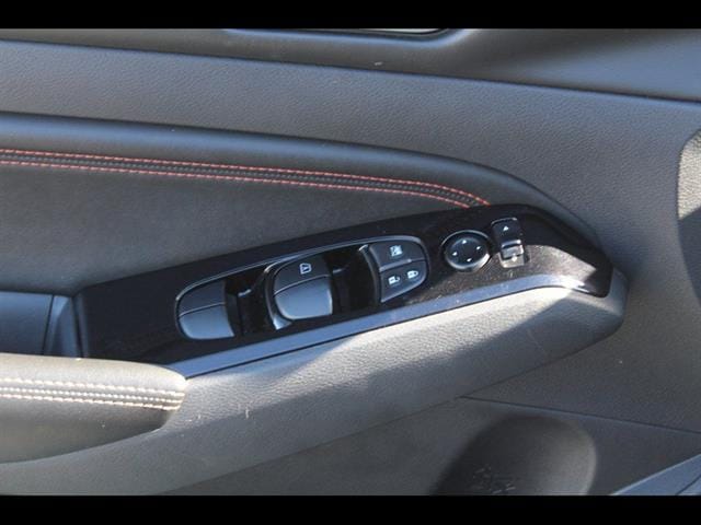 2023 Nissan Altima SR - Photo 13