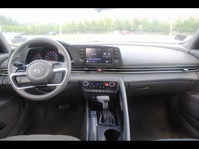 2023 Hyundai Elantra SEL - Photo 25