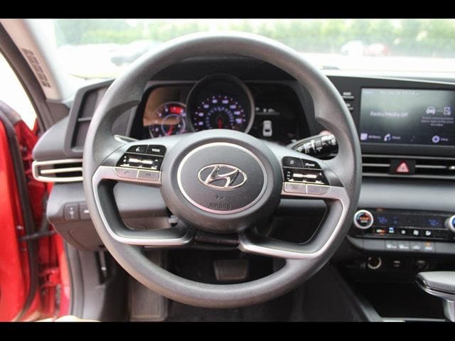2023 Hyundai Elantra SEL - Photo 12