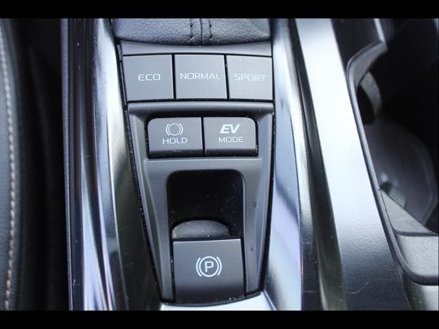2025 Toyota Camry SE - Photo 27