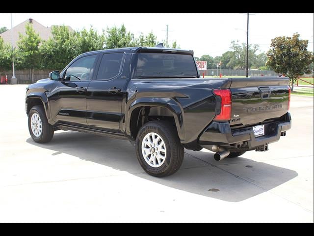 2026 Toyota Tacoma SR5 - Photo 9