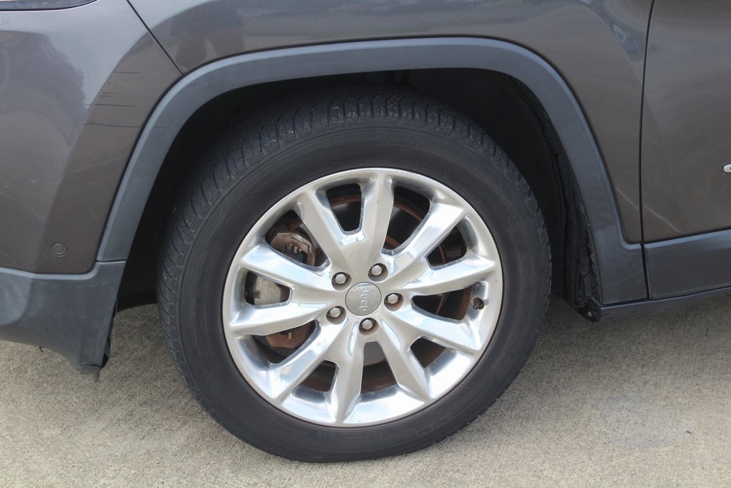Used 2015 Jeep Cherokee Limited with VIN 1C4PJLDS1FW608513 for sale in Lafayette, LA