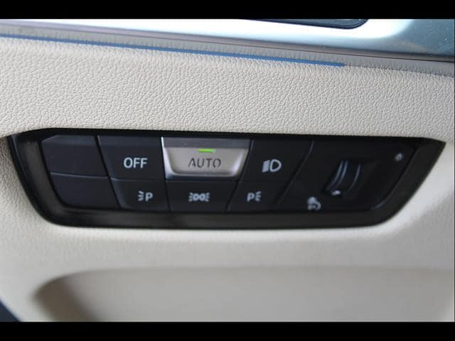 2023 BMW 3 Series 330i - Photo 18