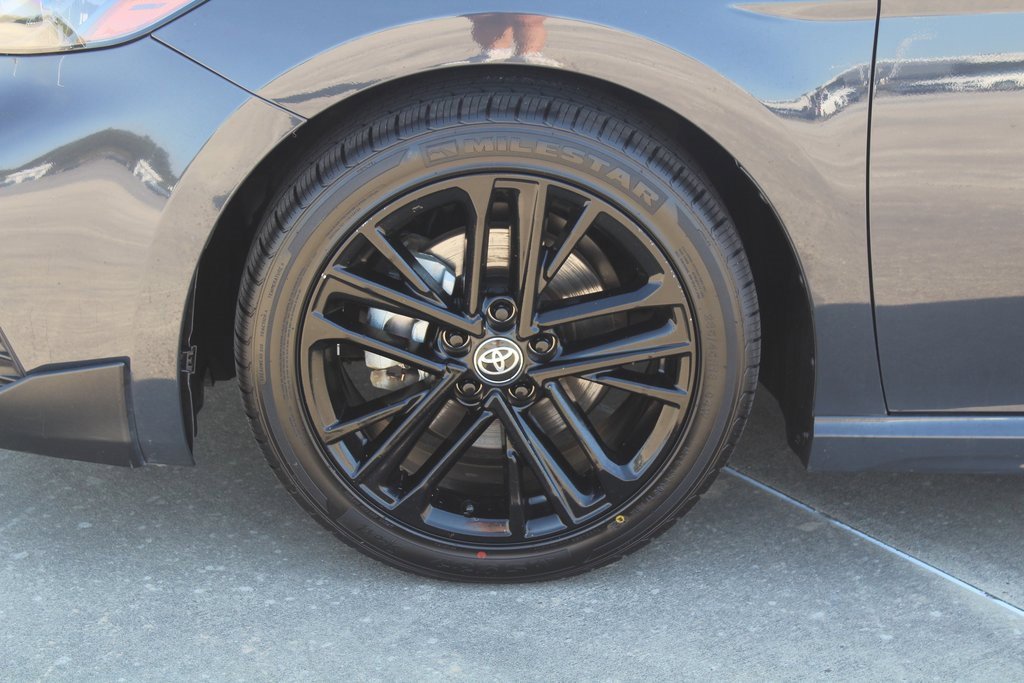 2025 Toyota Camry SE photo 2