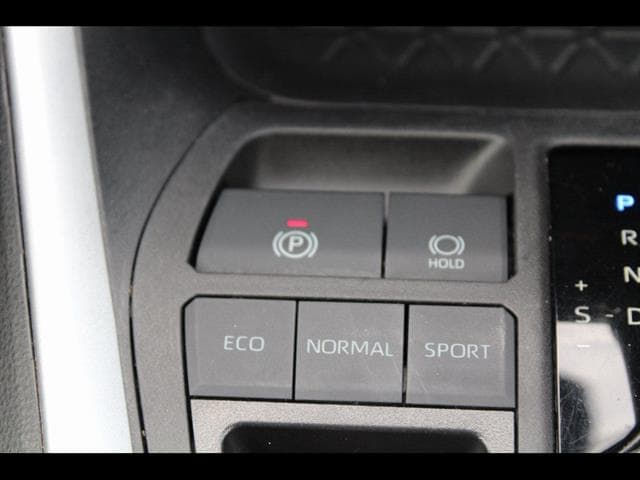 2023 Toyota RAV4 XLE - Photo 30