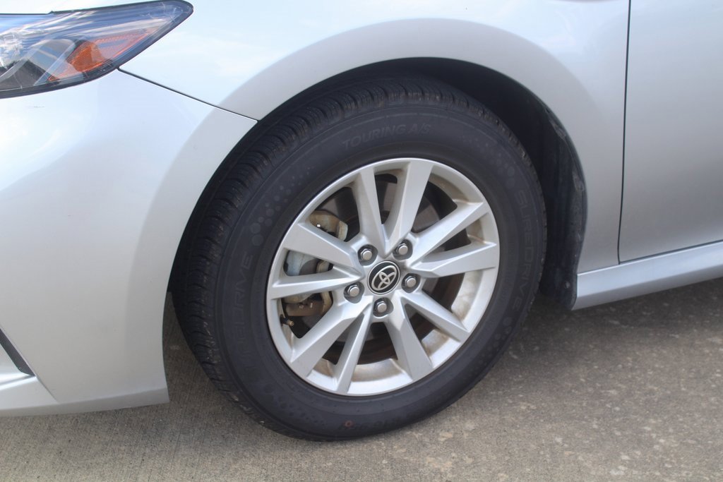 2025 Toyota Camry LE photo 2