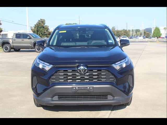 2025 Toyota RAV4 XLE - Photo 3
