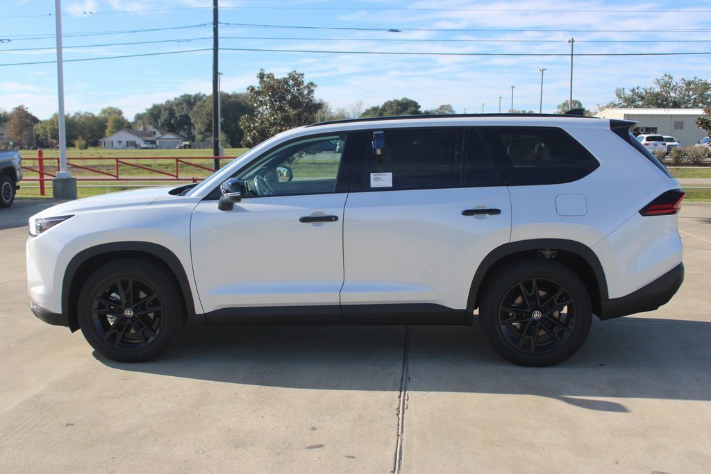 2026 Toyota Highlander Hybrid photo 2