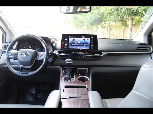 2023 Toyota Sienna XLE - Photo 27