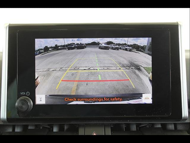 2024 Toyota RAV4 XLE - Photo 34