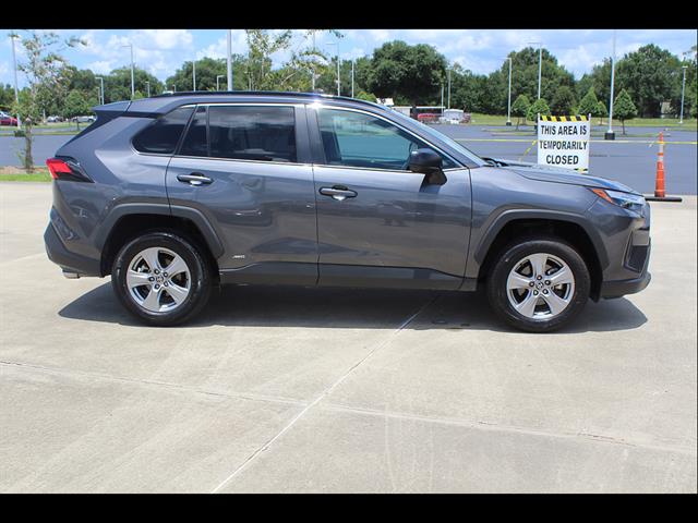 2025 Toyota RAV4 LE - Photo 5