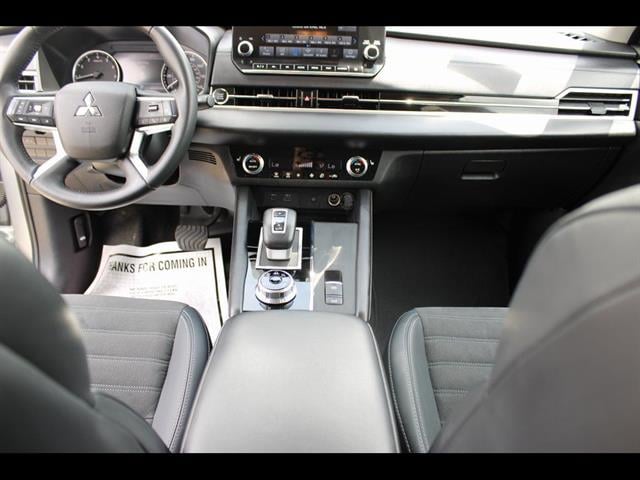 2024 Mitsubishi Outlander SE - Photo 25