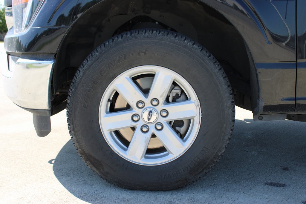 2023 Ford F-150 XLT photo 2