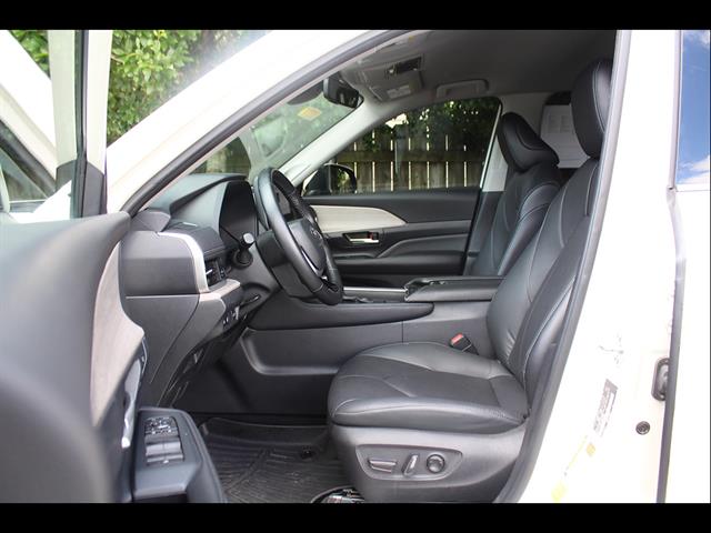 2024 Toyota Grand Highlander Limited - Photo 17