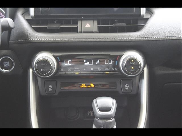 2025 Toyota RAV4 XLE - Photo 28