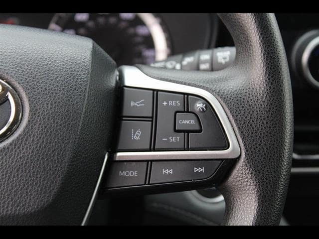 2023 Toyota Highlander L - Photo 19