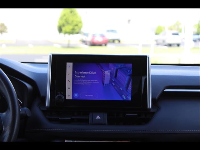 2025 Toyota RAV4 XLE - Photo 26