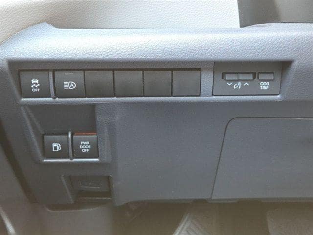 2023 Toyota Sienna XLE - Photo 35