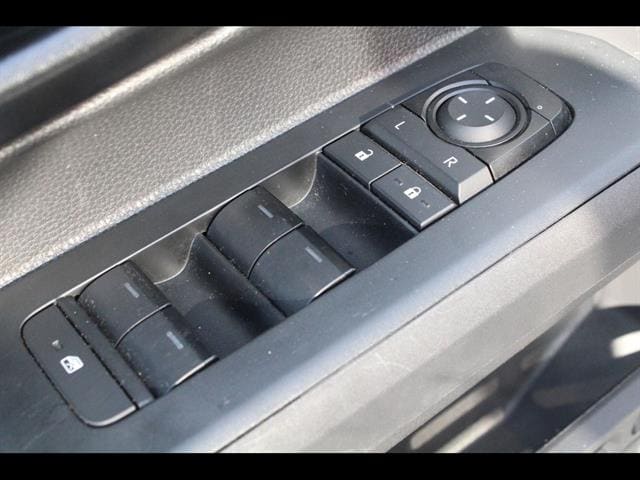2024 Toyota Tacoma SR5 - Photo 15