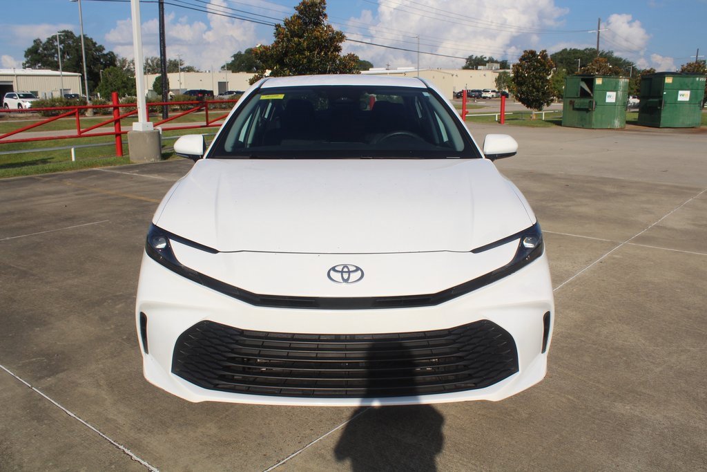 2025 Toyota Camry LE photo 3