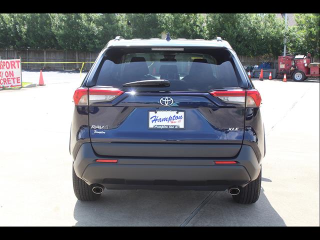 2024 Toyota RAV4 XLE - Photo 7