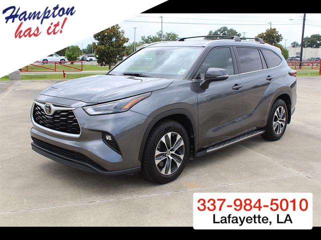 2024 Toyota Highlander XLE FWD's photo