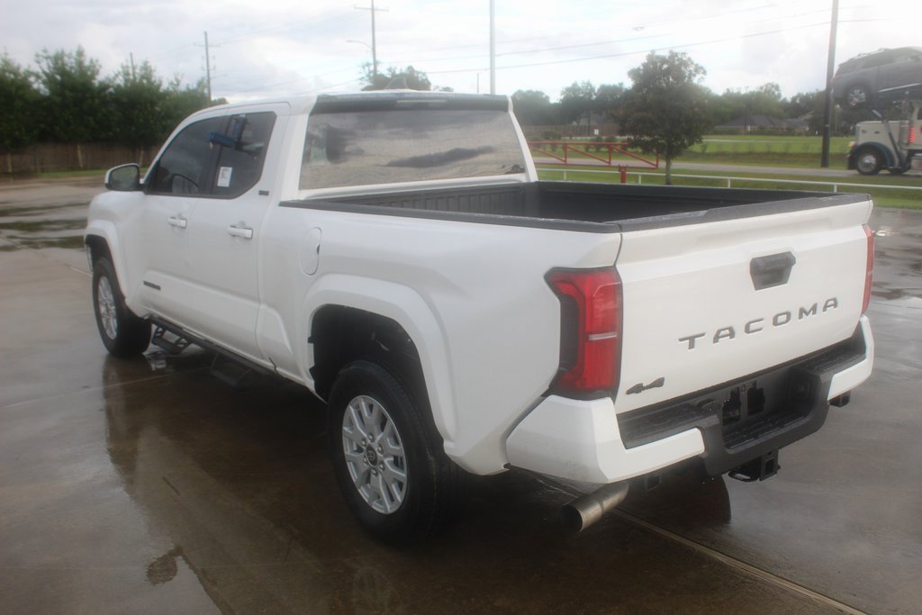 2025 Toyota Tacoma SR5 Double Cab photo 4