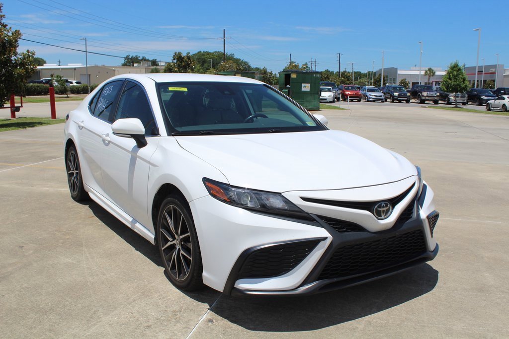 2023 Toyota Camry SE photo 4