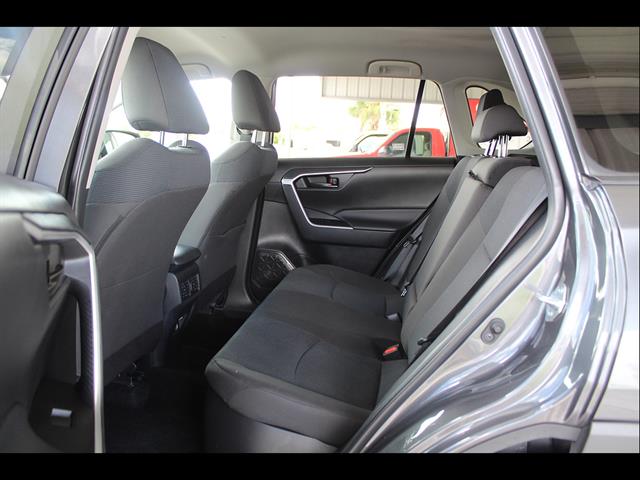 2025 Toyota RAV4 LE - Photo 28